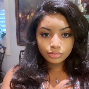 Meet your Posher, Erica